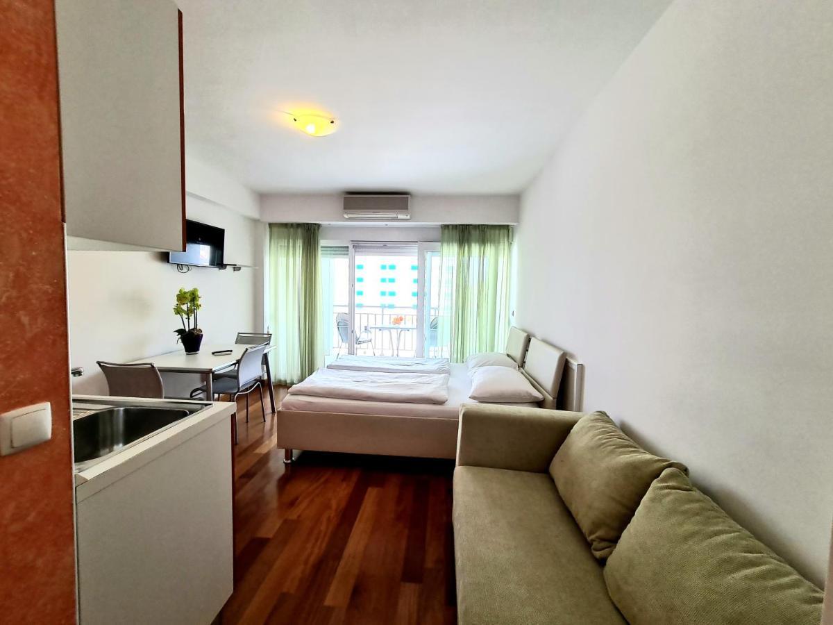 Apartments Veronika Макарска Екстериор снимка