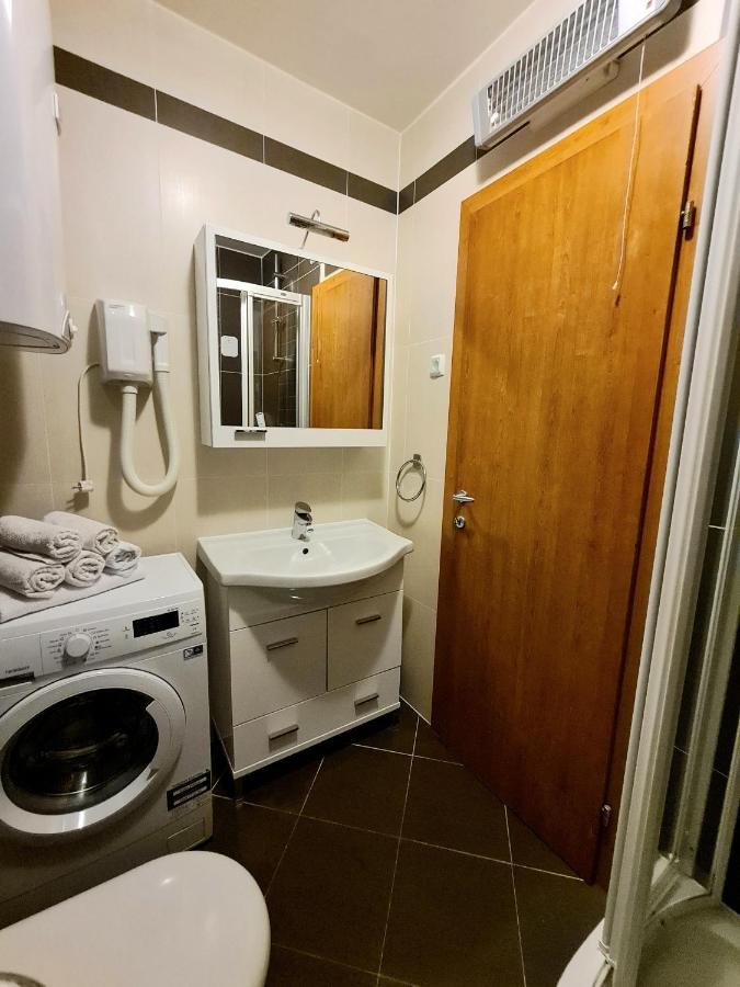 Apartments Veronika Макарска Екстериор снимка
