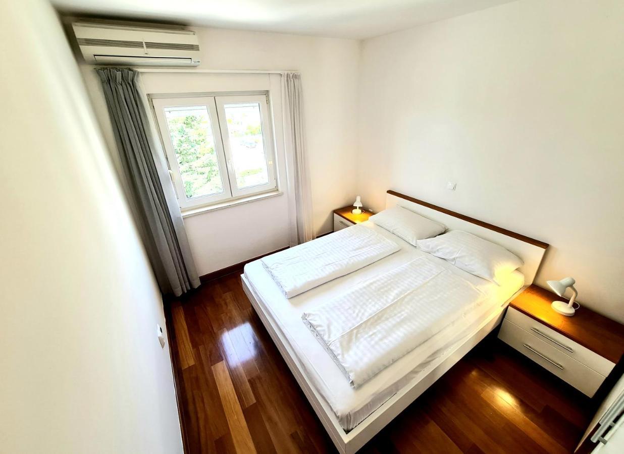 Apartments Veronika Макарска Екстериор снимка
