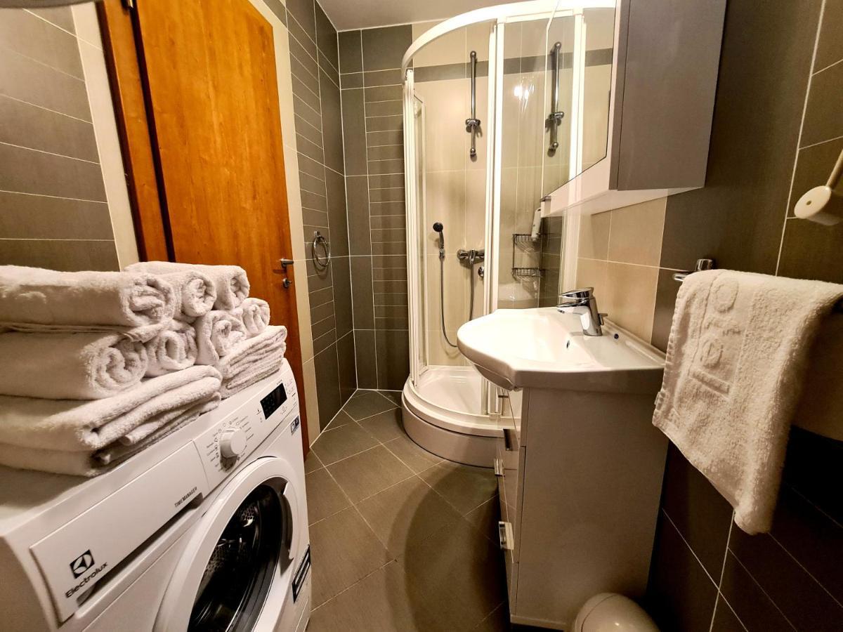 Apartments Veronika Макарска Екстериор снимка