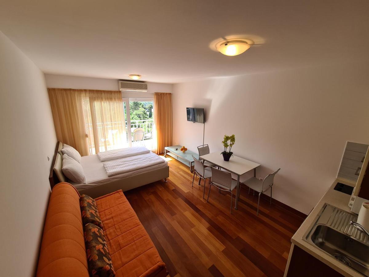 Apartments Veronika Макарска Екстериор снимка